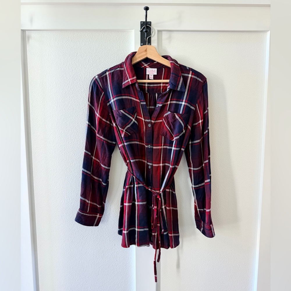 Isabel Maternity by Ingrid & Isabel Red and Navy Plaid Top